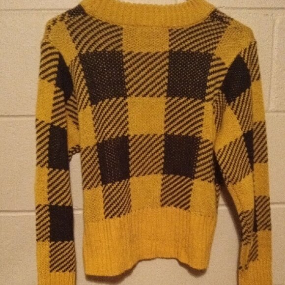 Cozy Yellow and Black Checkered Sweater Size Large - Picture 11 of 11